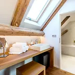 Yard Hotell