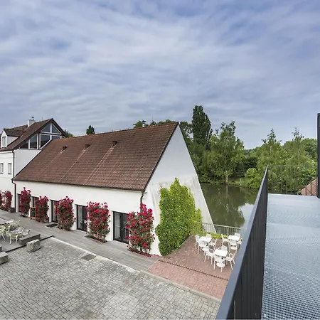Yard Hotel Predboj