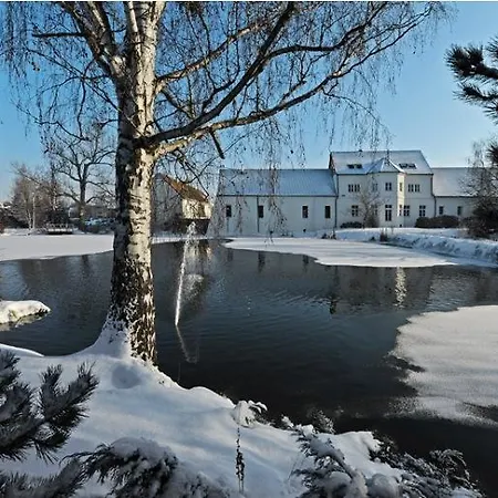 Yard Otel