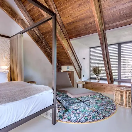 Yard Hotel 4*