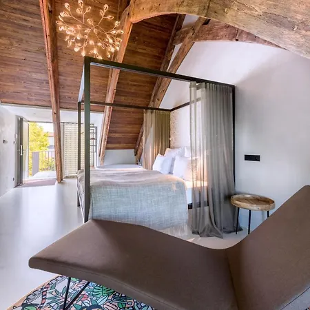 Yard Hotel 4*
