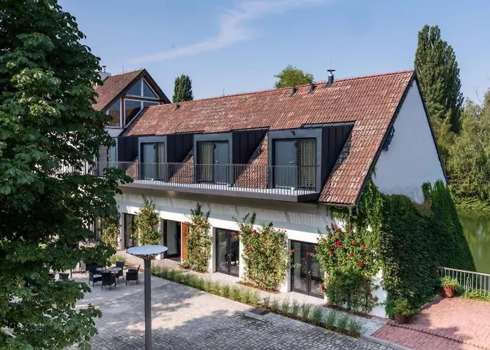 Yard Szálloda Předboj